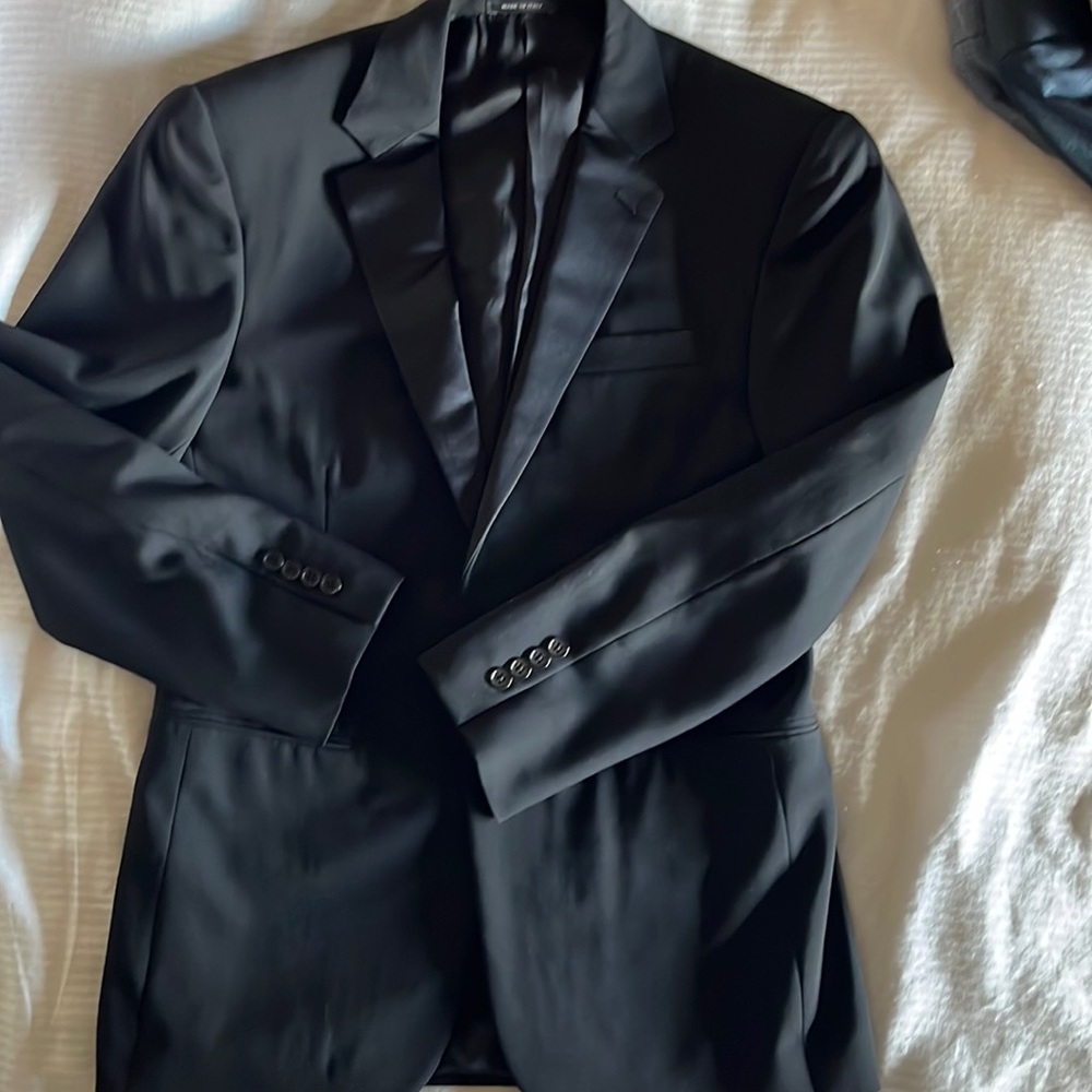 Ralph Lauren tuxedo black blazer.  100% Wool.  US size 38s EU 48.
